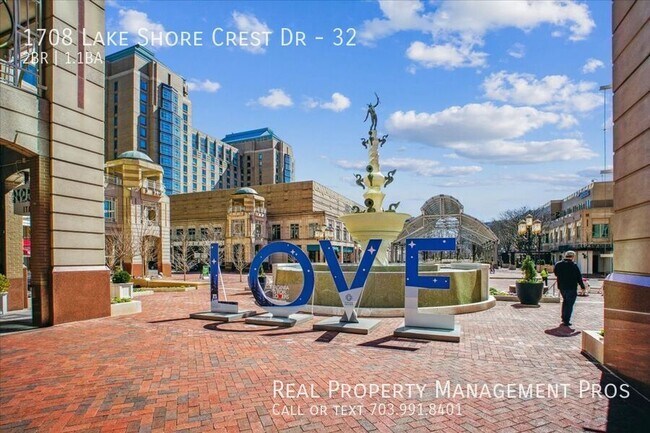 Building Photo - 1708 Lake Shore Crest Dr