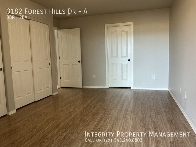 Building Photo - 3182 Forest Hills Dr