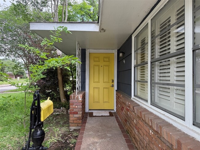 Building Photo - 3411 Linkwood Dr