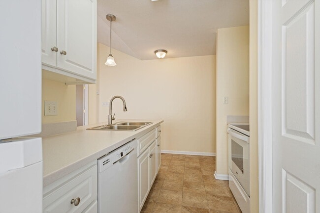 Building Photo - 422 Northrop Pl