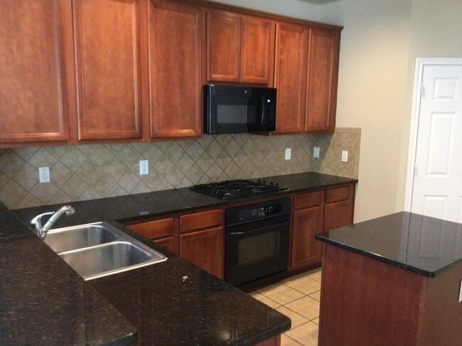 Building Photo - 6811 Shore Breeze Court