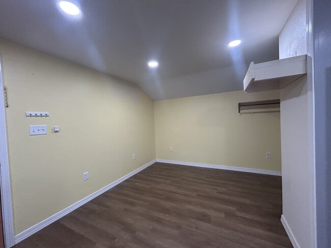 Building Photo - 21922 Branson Rd