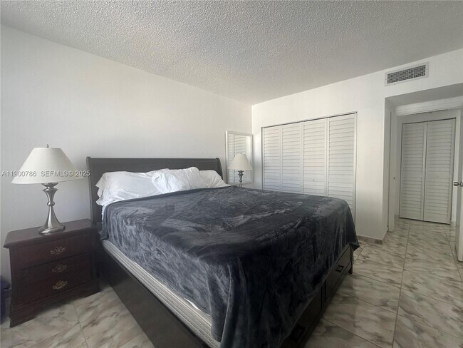 Building Photo - 1965 S Ocean Dr