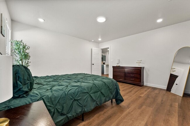 Building Photo - Now Pre-Leasing and a 55' TV -New 3/2/2 in Willowbend