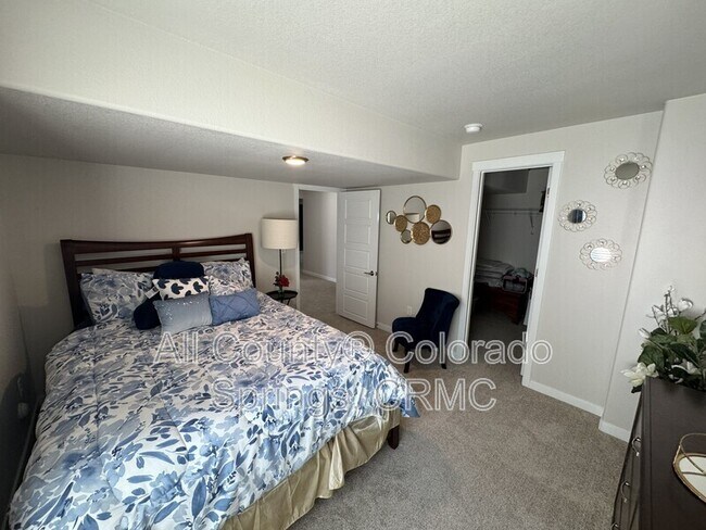 Building Photo - 5755 Marlee Dr