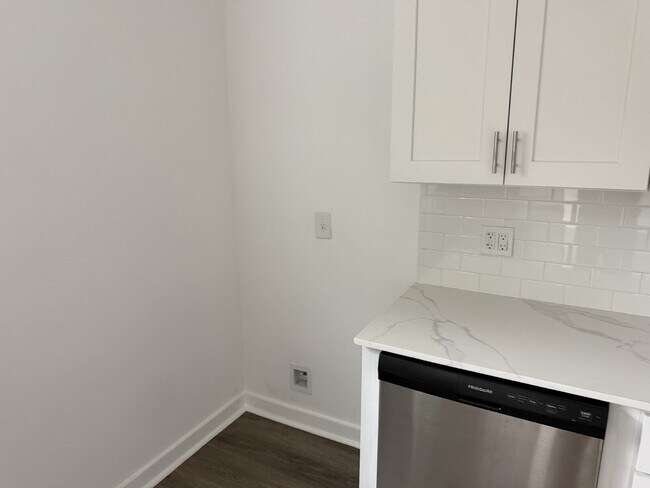 Building Photo - 7651 Oak Chase