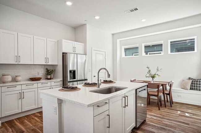 Building Photo - 3008 Sweet St