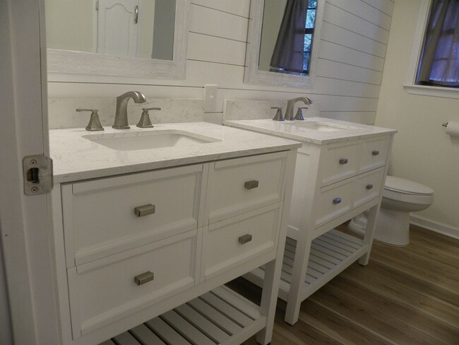 Building Photo - *****PRICE REDUCTION******AVAILABLE NOW*** Country Setting No HOA