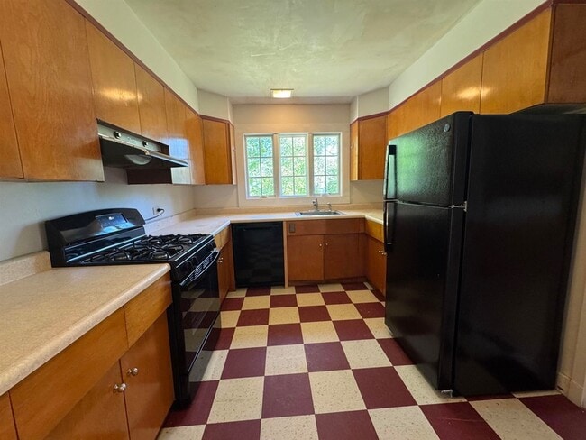 Building Photo - 473 Hapgood Pond Rd