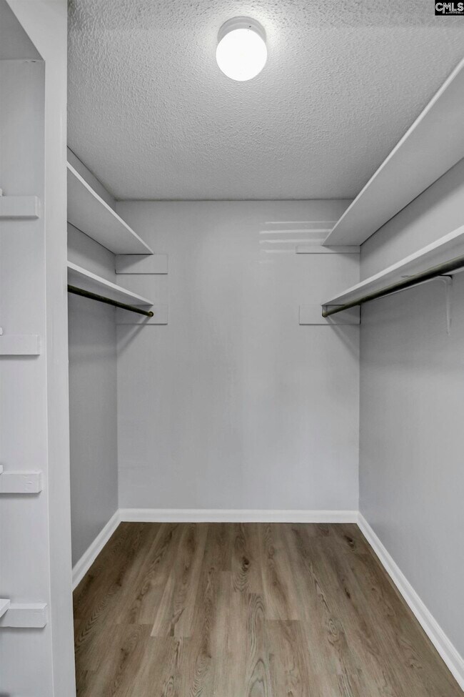 Building Photo - 331 W Main St