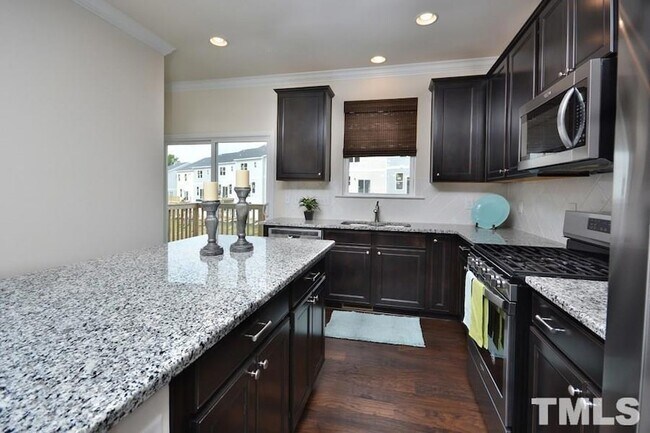 Building Photo - 1108 Finch Ct
