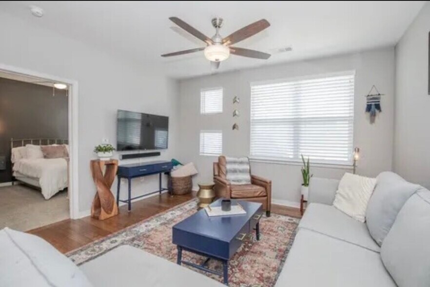 Building Photo - 1118 Litton Ave