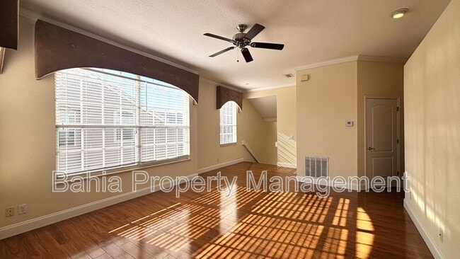 Building Photo - 7021 Della Dr