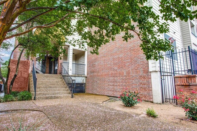 Primary Photo - 501 W 26th St