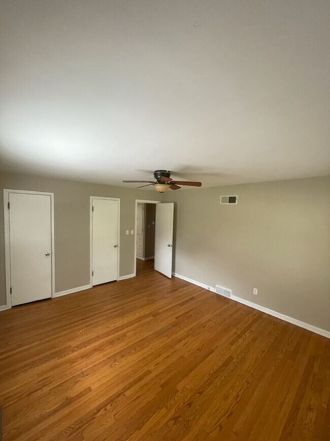 Building Photo - 3 Bed 2 Bath in Phelps Grove