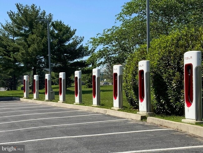 Building Photo - 5763 Hawk Ridge Rd