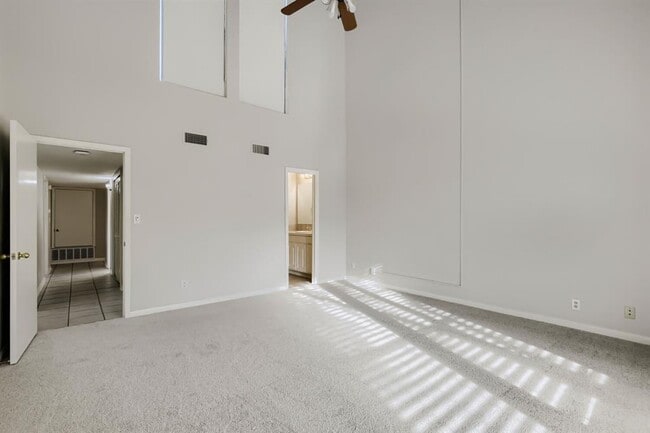 Building Photo - 11 Casa Verde St
