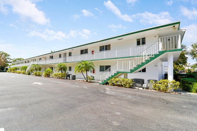 Building Photo - 1 Garden St