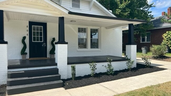 Primary Photo - 806 Aileen Ave