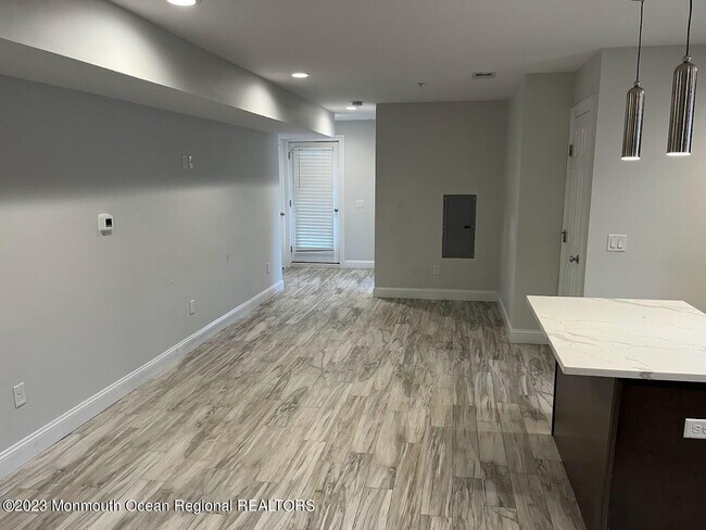 Building Photo - 191 Shrewsbury Ave