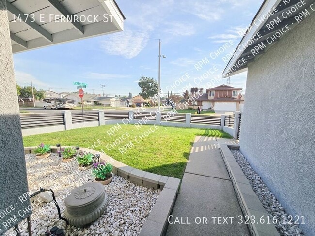 Building Photo - 1473 E Fernrock St