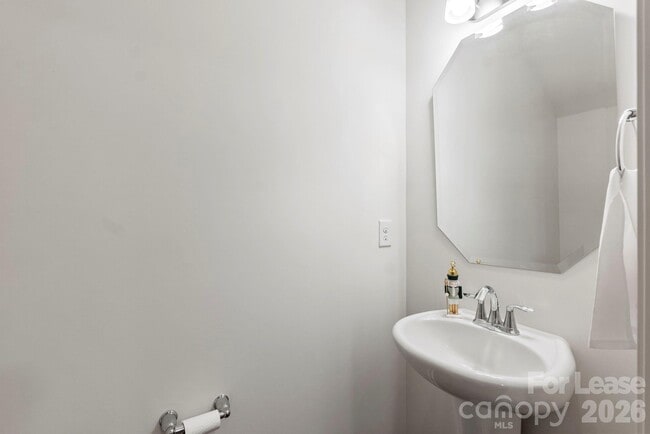 Building Photo - 13917 Clayborn St