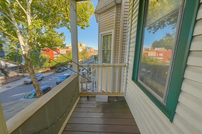 Building Photo - 41 Lincoln St