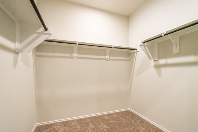 Building Photo - 16856 Pink Wintergreen Dr