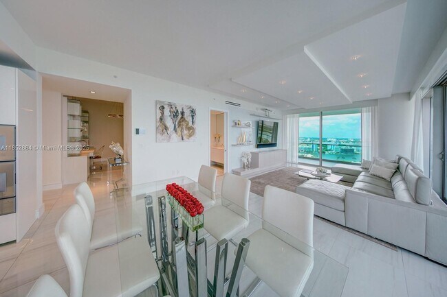 Building Photo - 10203 Collins Ave