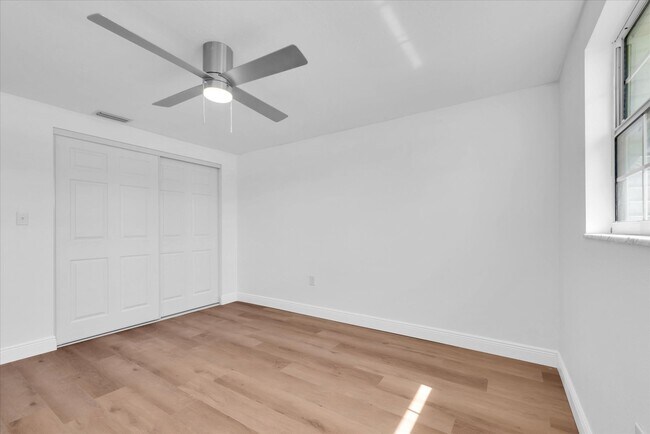 Building Photo - 5600 Bayou Grande Blvd NE