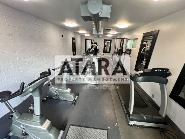 Building Photo - 650 N 300 W
