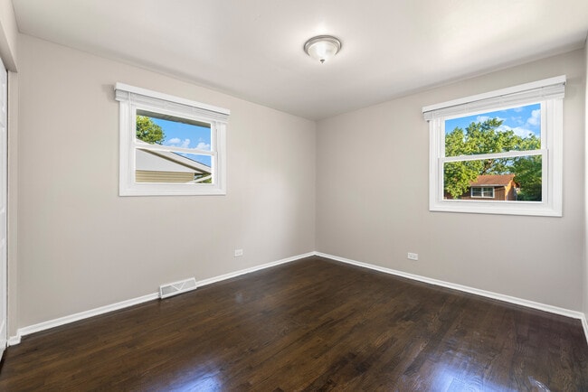 Building Photo - 3308 Birchwood Dr