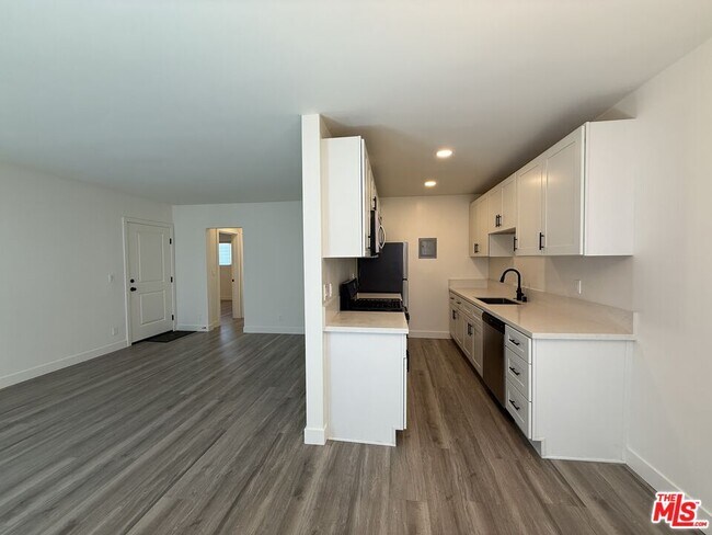 Building Photo - 3707 S Canfield Ave