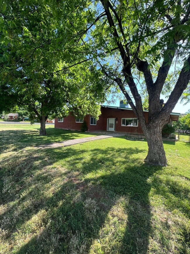 Building Photo - 419 S 100 E
