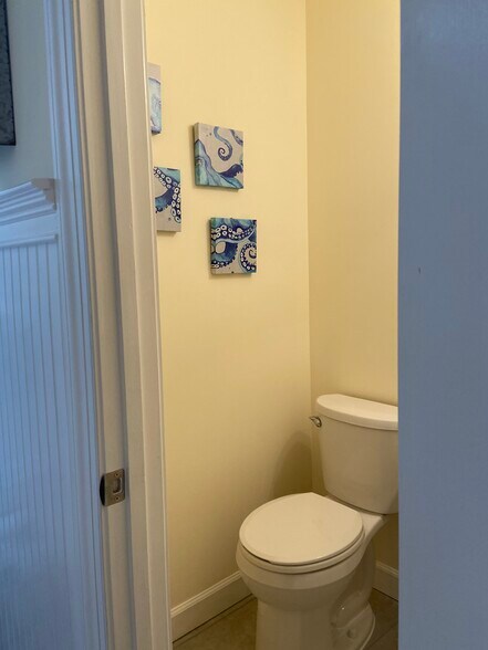 Building Photo - 7403 N Ocean Blvd