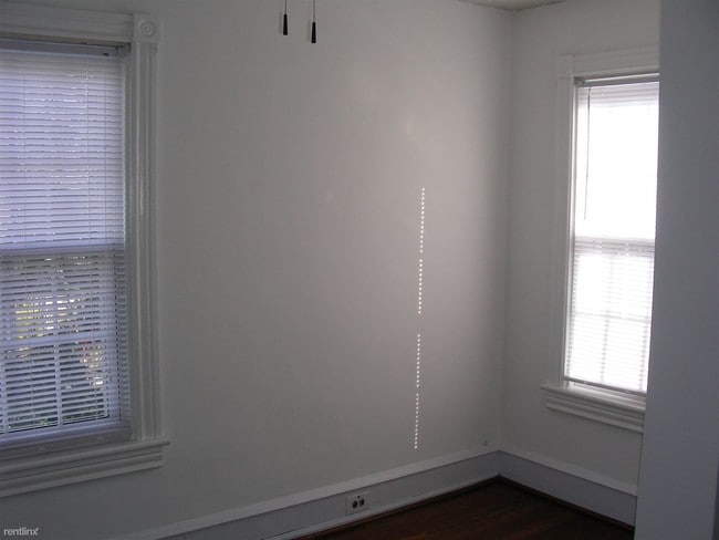 Building Photo - 207 Woodlawn Terrace