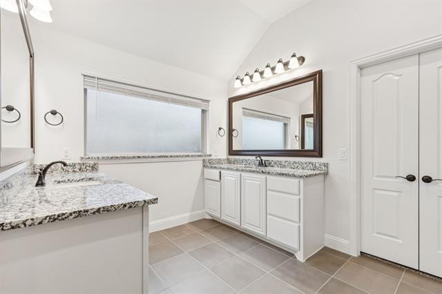 Building Photo - 300 Navo Rd