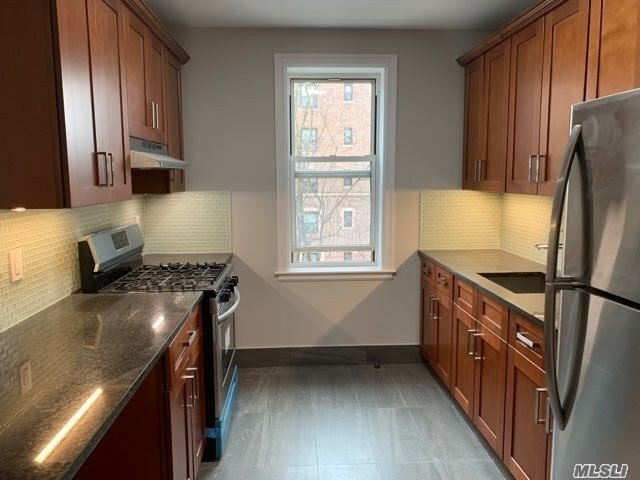 Building Photo - 84-47 Lefferts Blvd