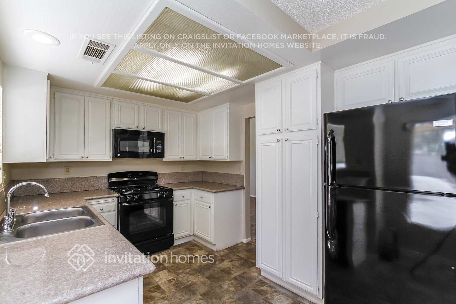 Building Photo - 330 Templeton Dr