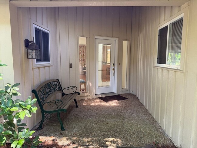 Building Photo - Lovely One-Level Furnished Home with Private Pool in Port Royal!