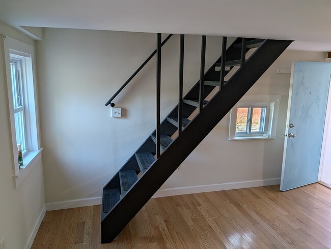 Building Photo - 30 Bridge St