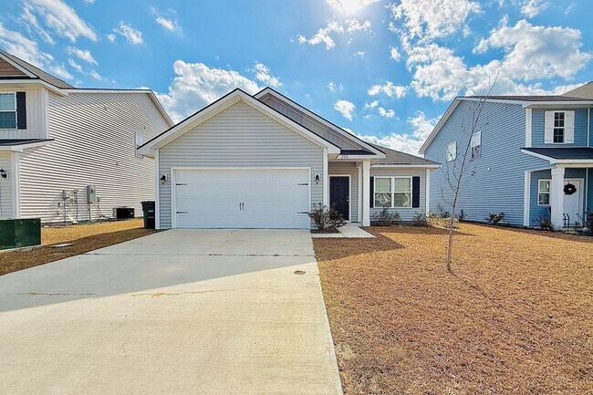 Building Photo - AVAILABLE NOW! (Pet Friendly)