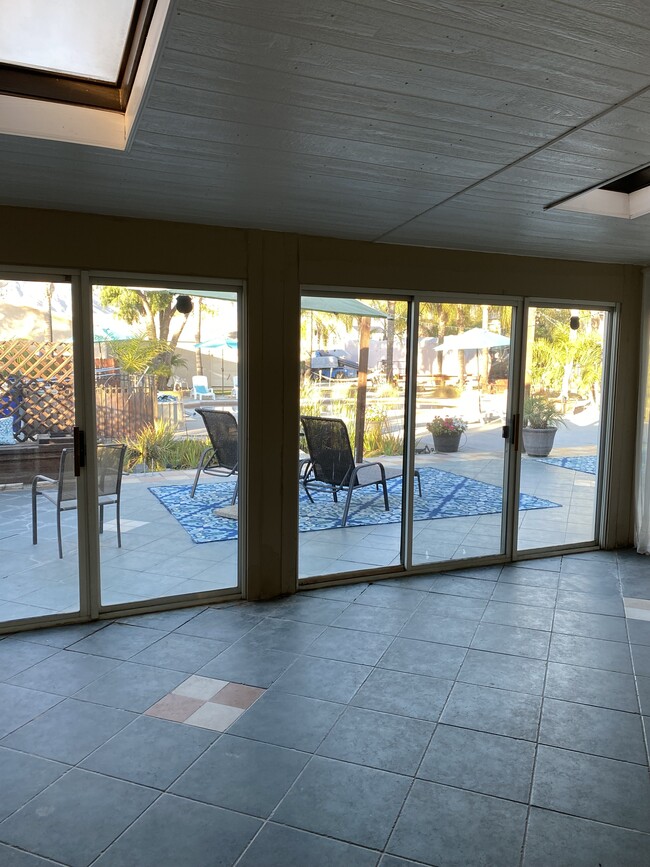 Sun room - 1305 E San Bernardino Ave