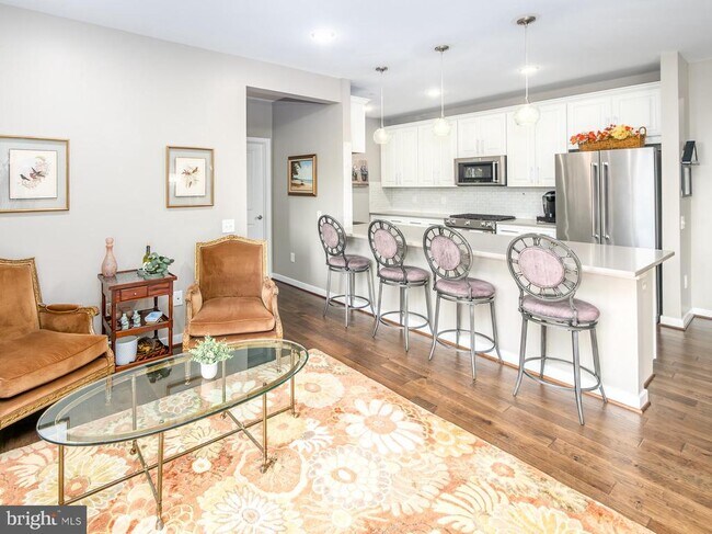 Building Photo - 3989 Norton Pl