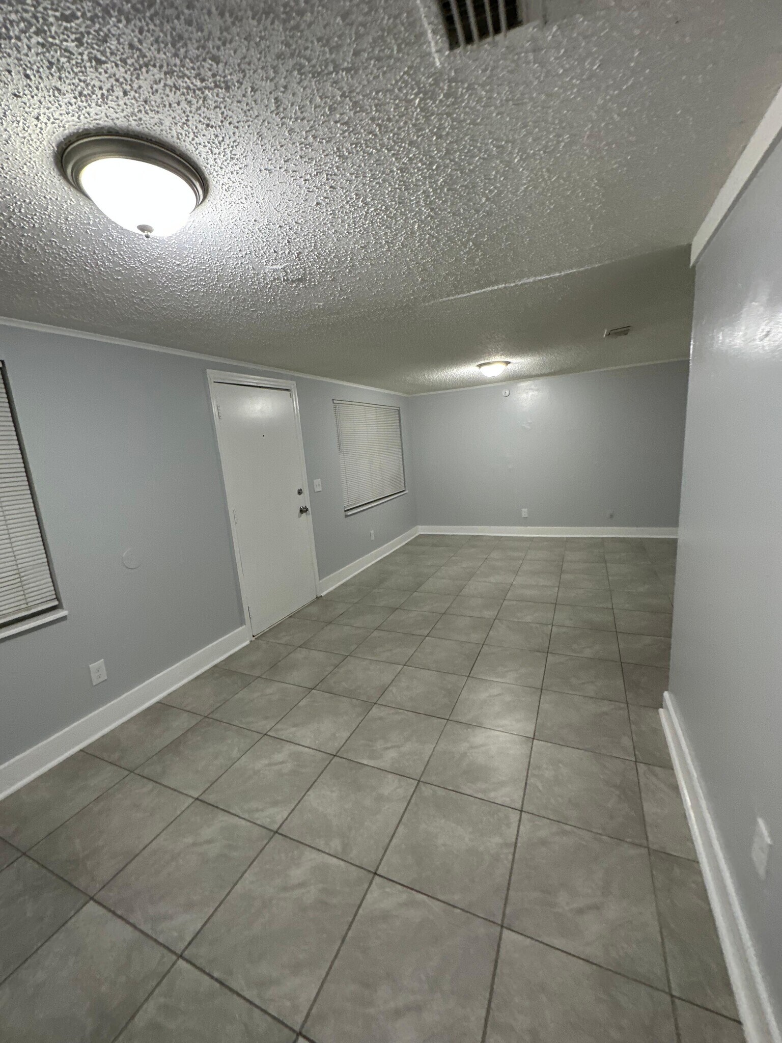 Building Photo - 1981 Hardee St