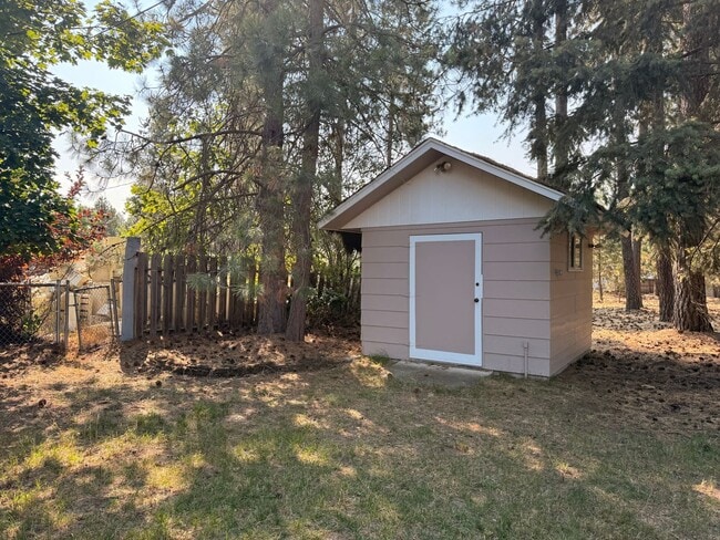 Building Photo - 1070 E Margaret Ave
