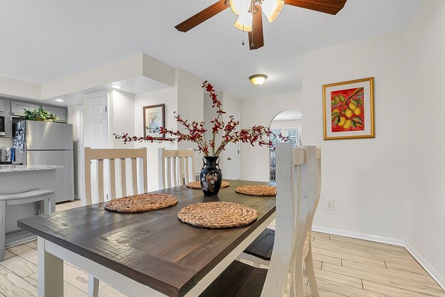 Building Photo - Beautiful 3-Bedroom Home in the Heart of Charleston!