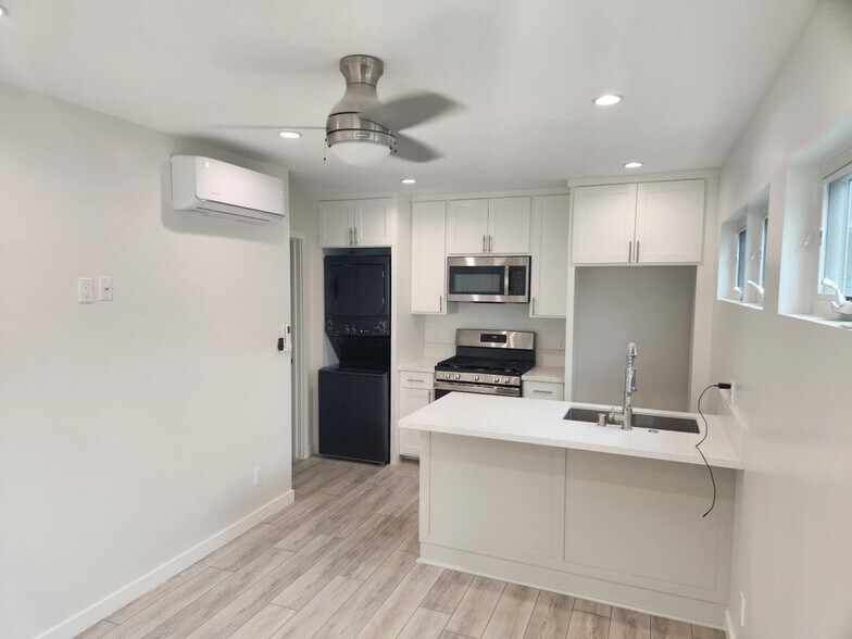 Building Photo - 506 Sheridan Way