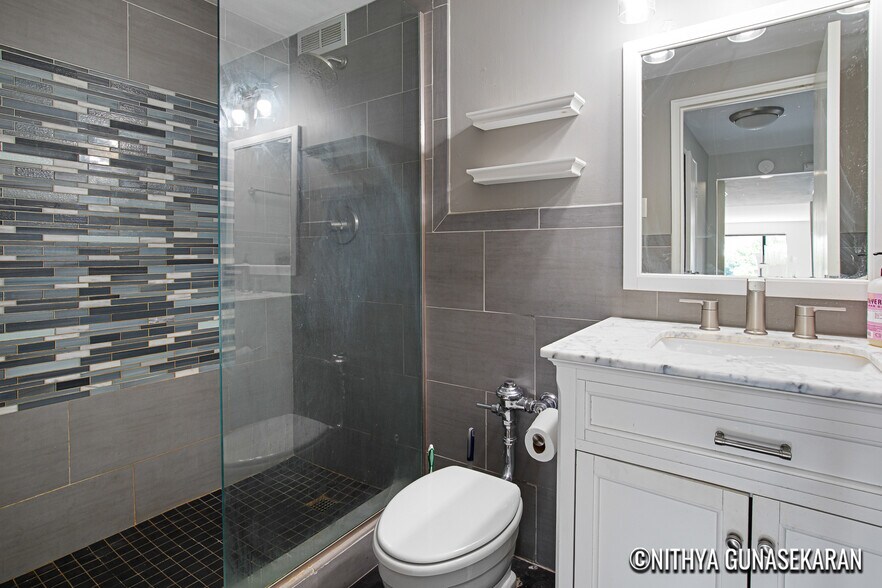 bathroom - 505 Cherry St SE