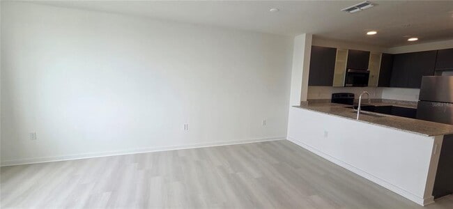 Building Photo - 5579 Millennia Park Dr
